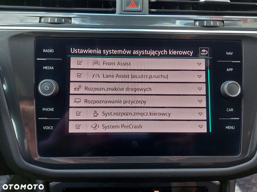 Volkswagen Tiguan - 38