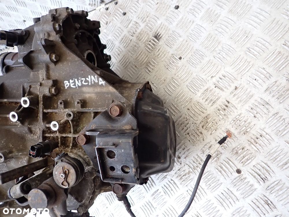 SKRZYNIA BIEGÓW HYUNDAI I30  T9J5 - 5
