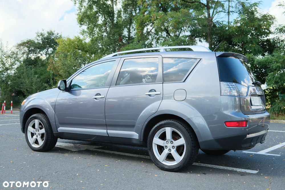 Mitsubishi Outlander 2.0 DID Intense + - 2