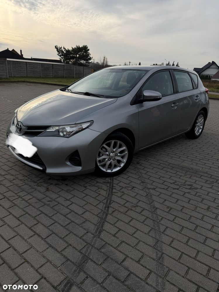 Toyota Auris - 13