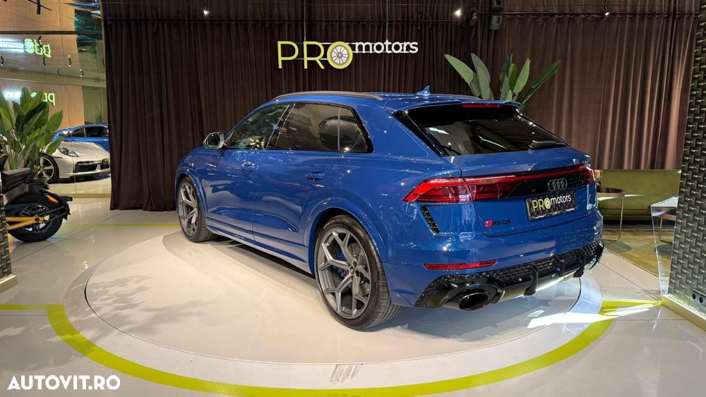 Audi RS Q8 - 8