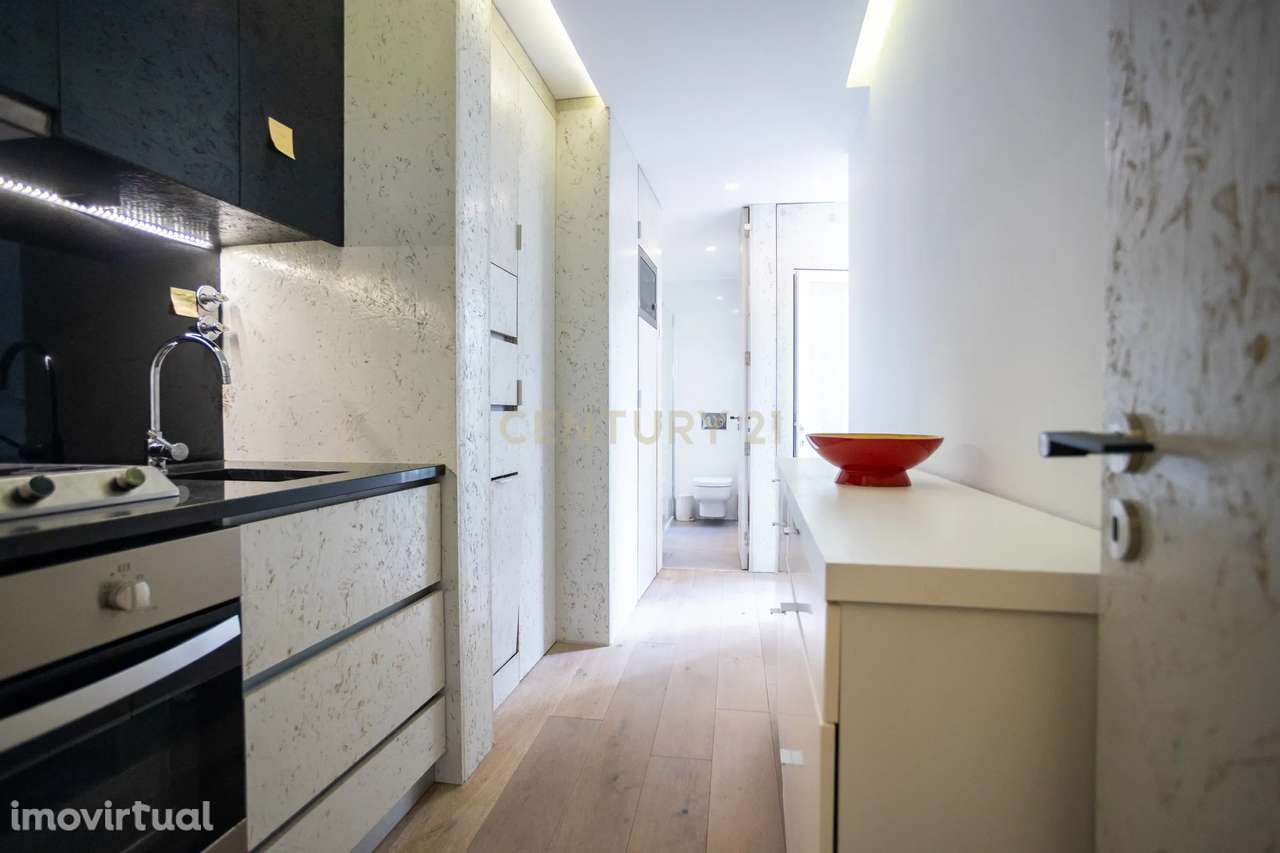 Apartamento T1+1 com logradouro a venda em Campo de Ourique! - Grande imagem: 4/21
