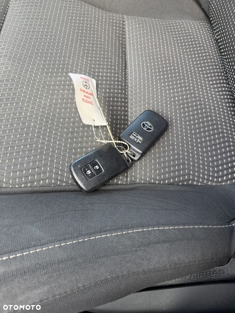 Toyota Auris - 10