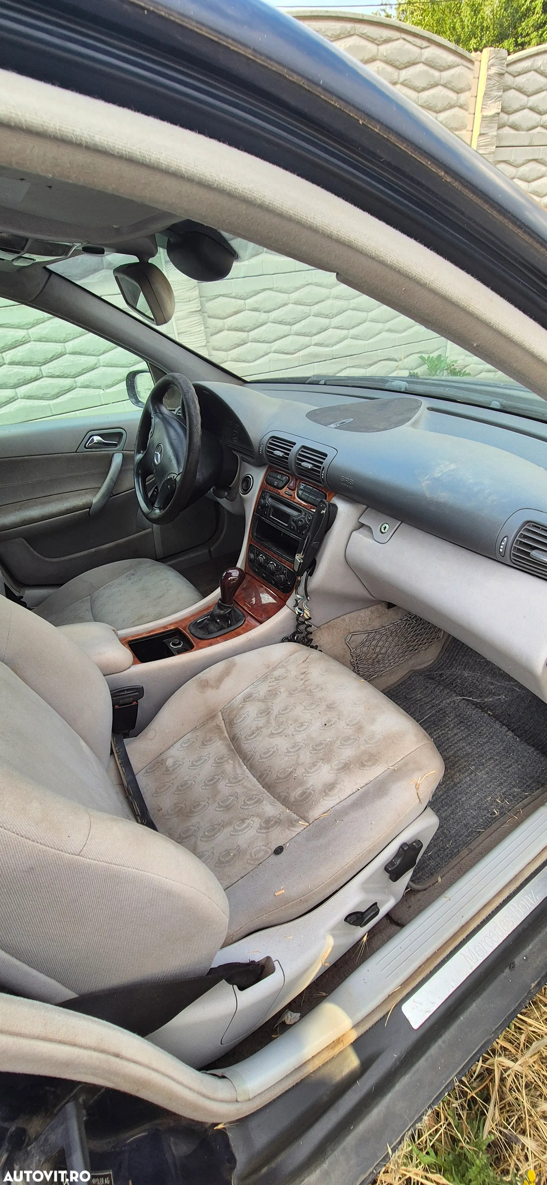 Dezmembrez Mercedes-Benz C180 Kompressor 2002 - 4