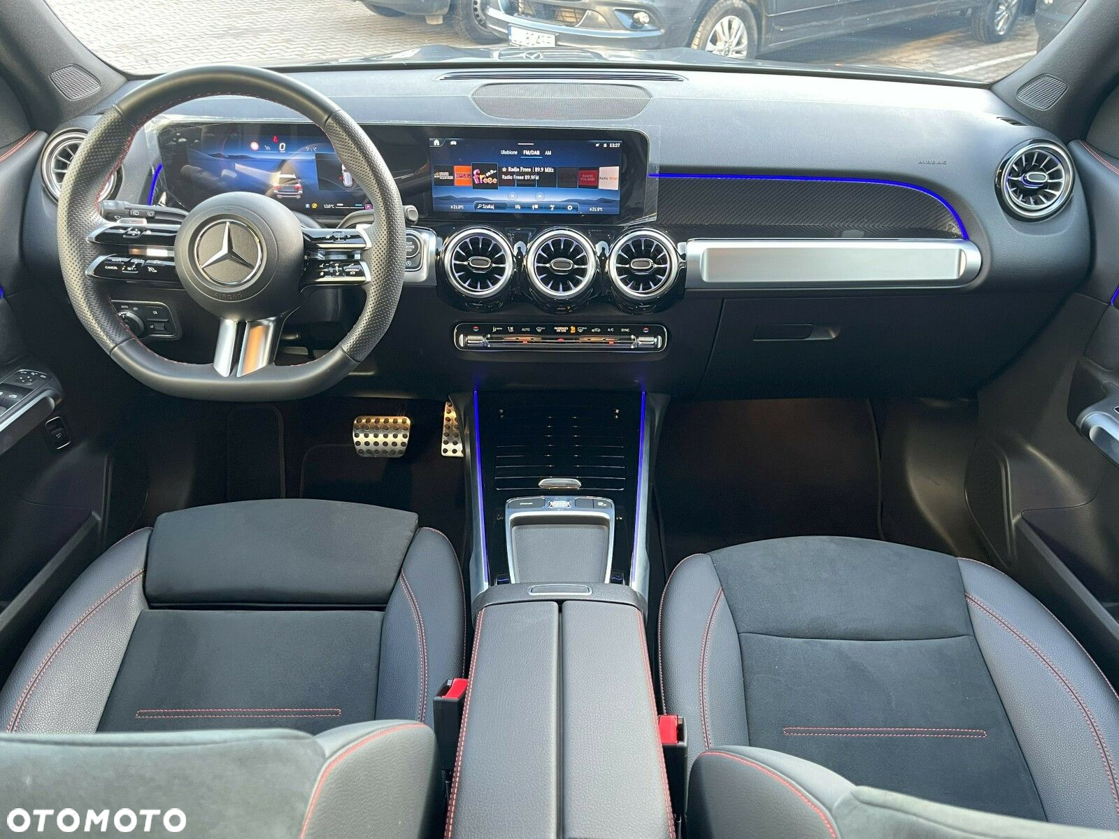 Mercedes-Benz GLB - 12