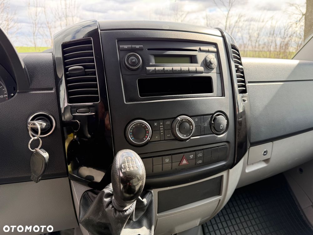 Mercedes-Benz Sprinter - 17