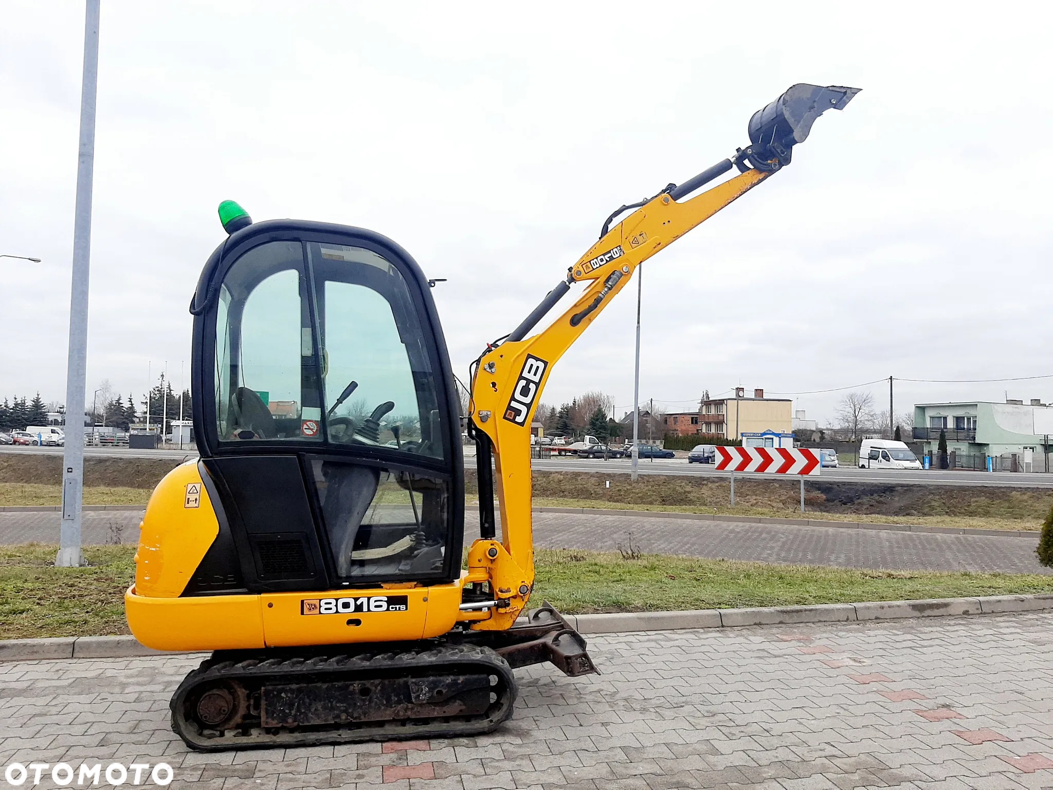 JCB 8016 - 5