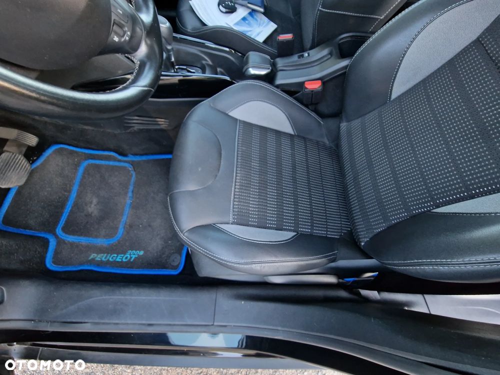 Peugeot 2008 1.2 Pure Tech GPF Allure S&S EAT6 - 9