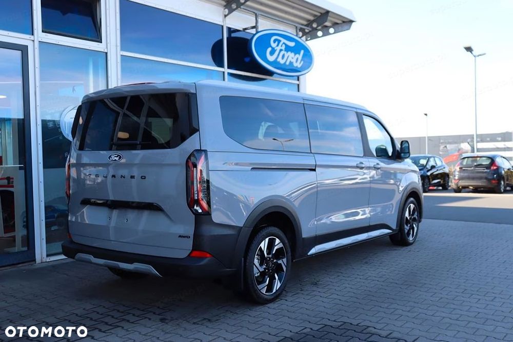 Ford Tourneo Custom - 8