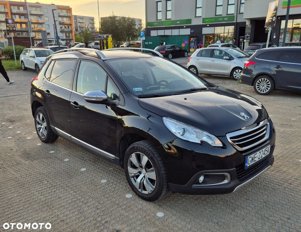 Peugeot 2008 1.2 VTi Allure - 3