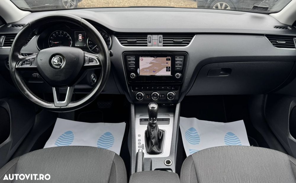 Skoda Octavia 2.0 TDI DSG Style - 7