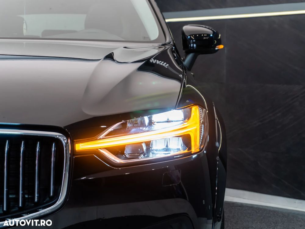 Volvo XC 60 T6 AWD Recharge Geartronic Inscription - 11