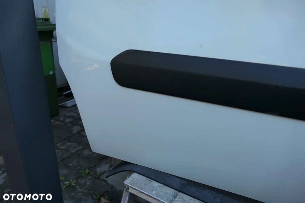 Drzwi boczne przesuwne Fiat Doblo Cargo Maxi rok 2015 - 3