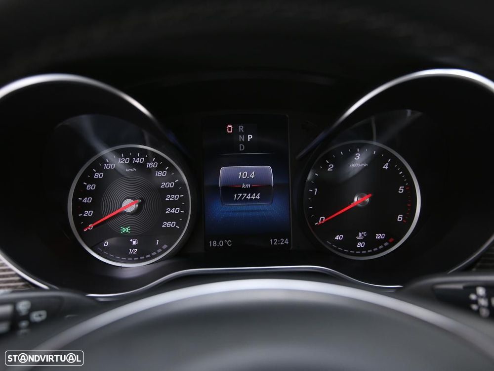 Mercedes-Benz V 250 d Compacta 4Matic 9G-TRONIC Avantgarde Edition - 24