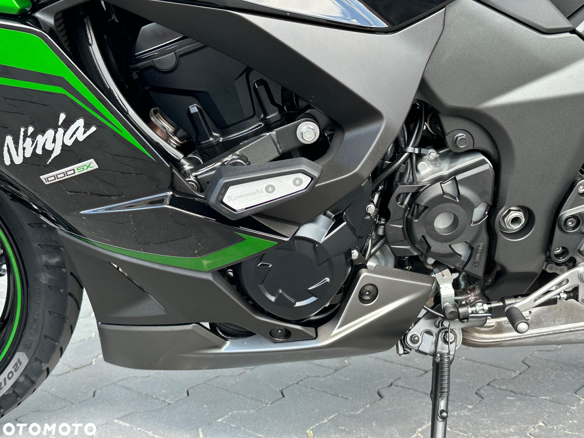 Kawasaki Ninja 1000 SX - 35