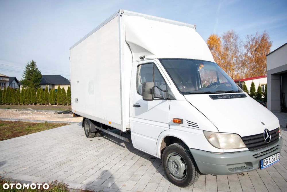 Mercedes-Benz Sprinter - 1