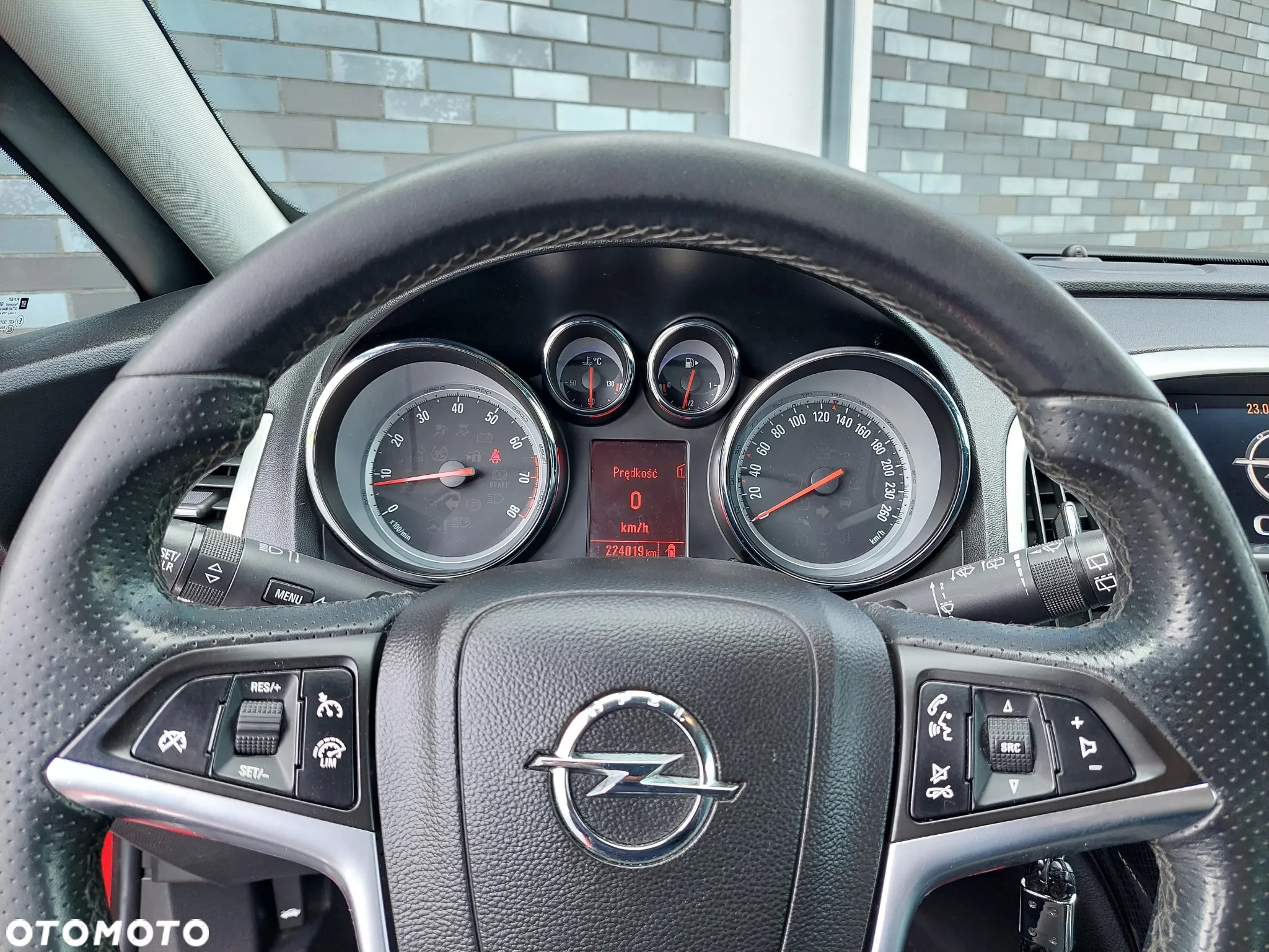 Opel Astra IV GTC 1.6 T Active - 12