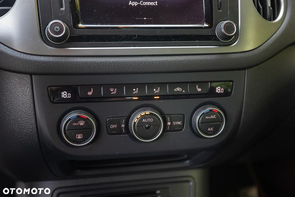 Volkswagen Tiguan 2.0 TDI SCR BlueMotion Technology Lounge Sport & Style - 27