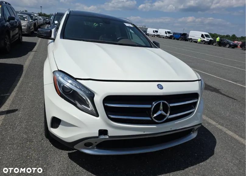 Mercedes-Benz GLA 250 4Matic 7G-DCT AMG Line - 2