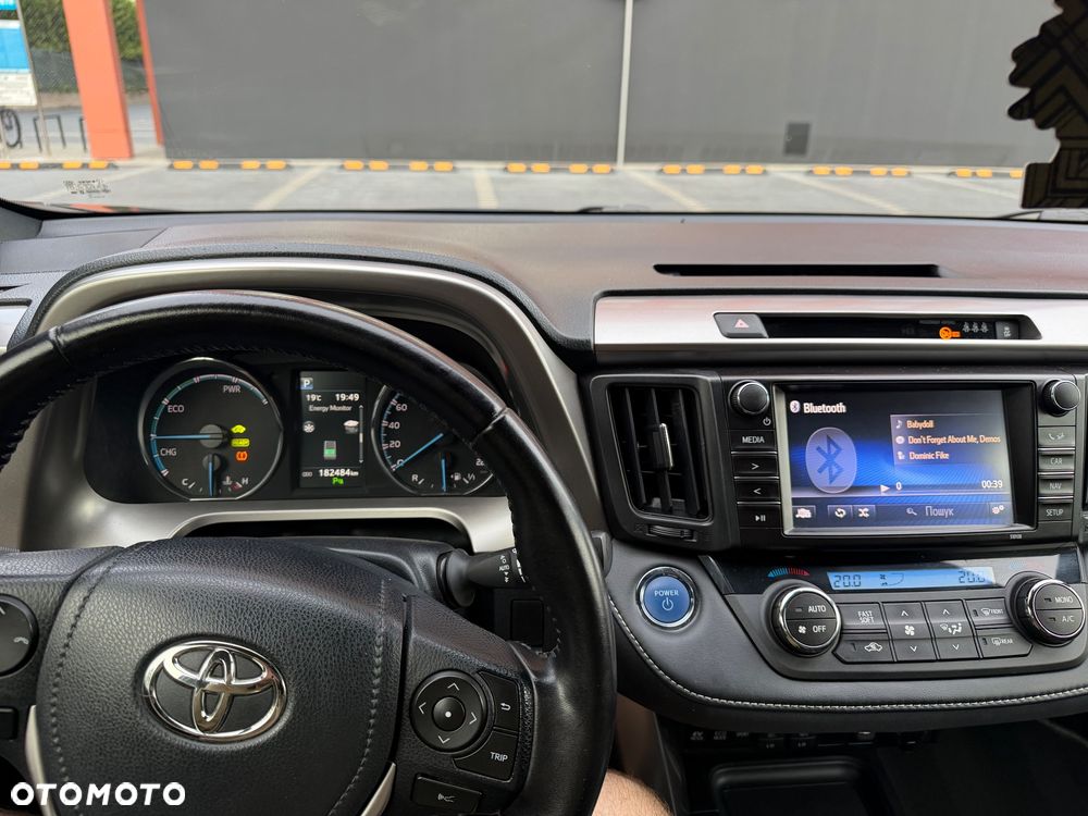Toyota RAV4 - 10