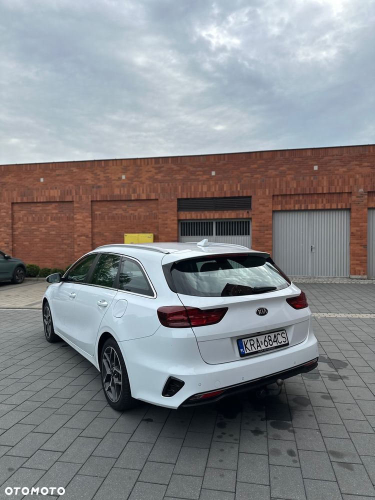 Kia Ceed 1.6 CRDi mHEV L DCT - 17