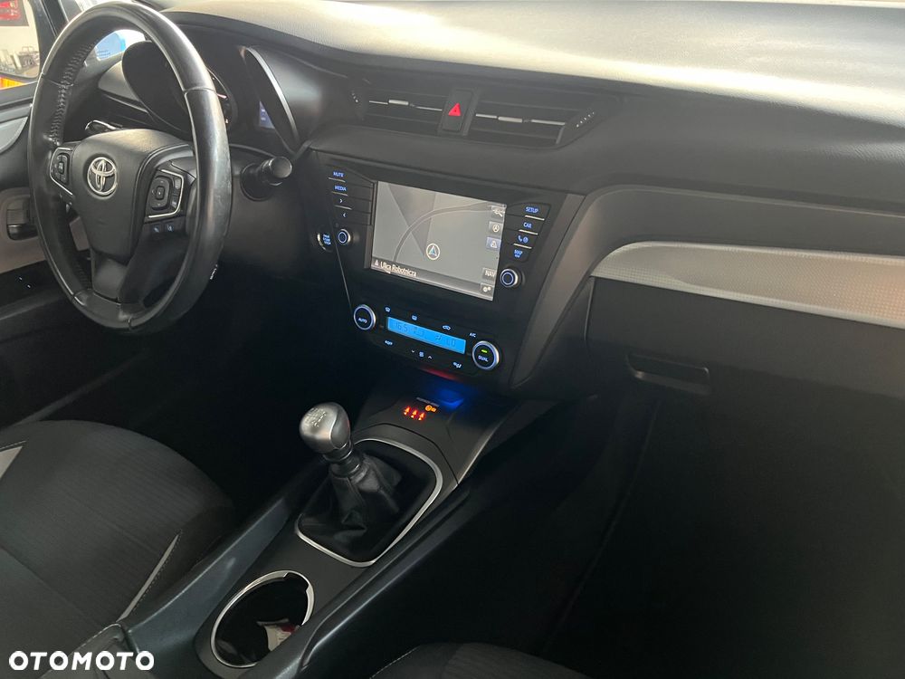 Toyota Avensis - 31