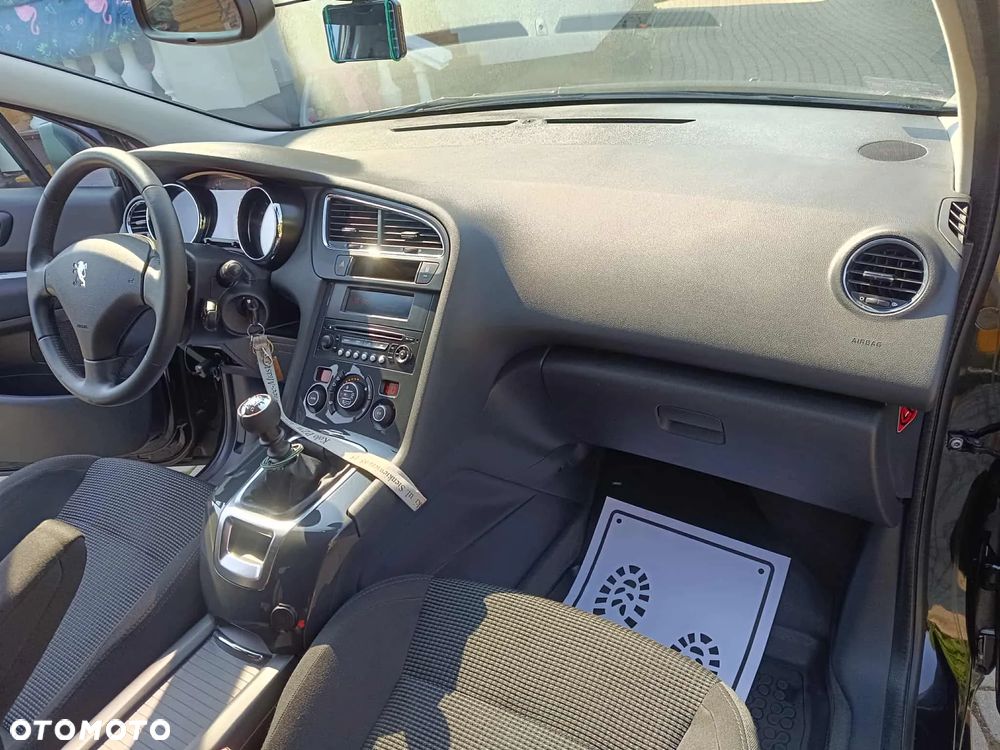 Peugeot 5008 1.6 THP Family 7os - 13