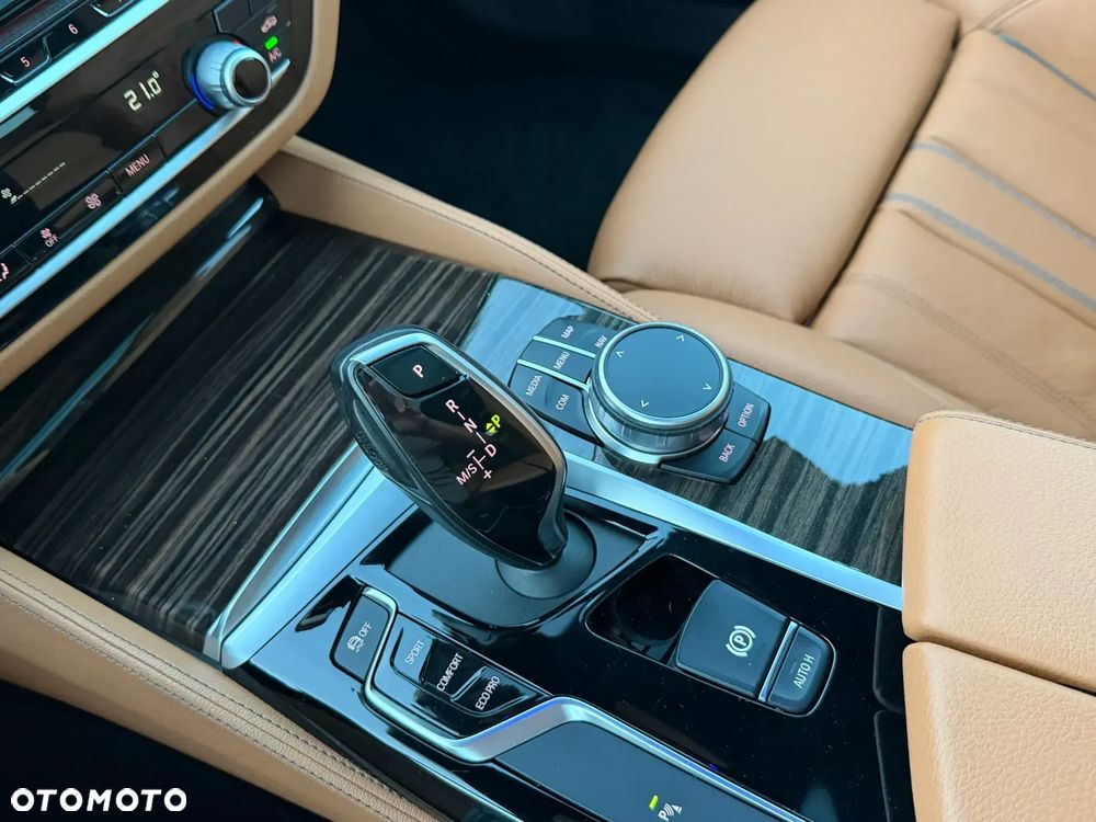 BMW Seria 5 520d M Sport Edition - 17