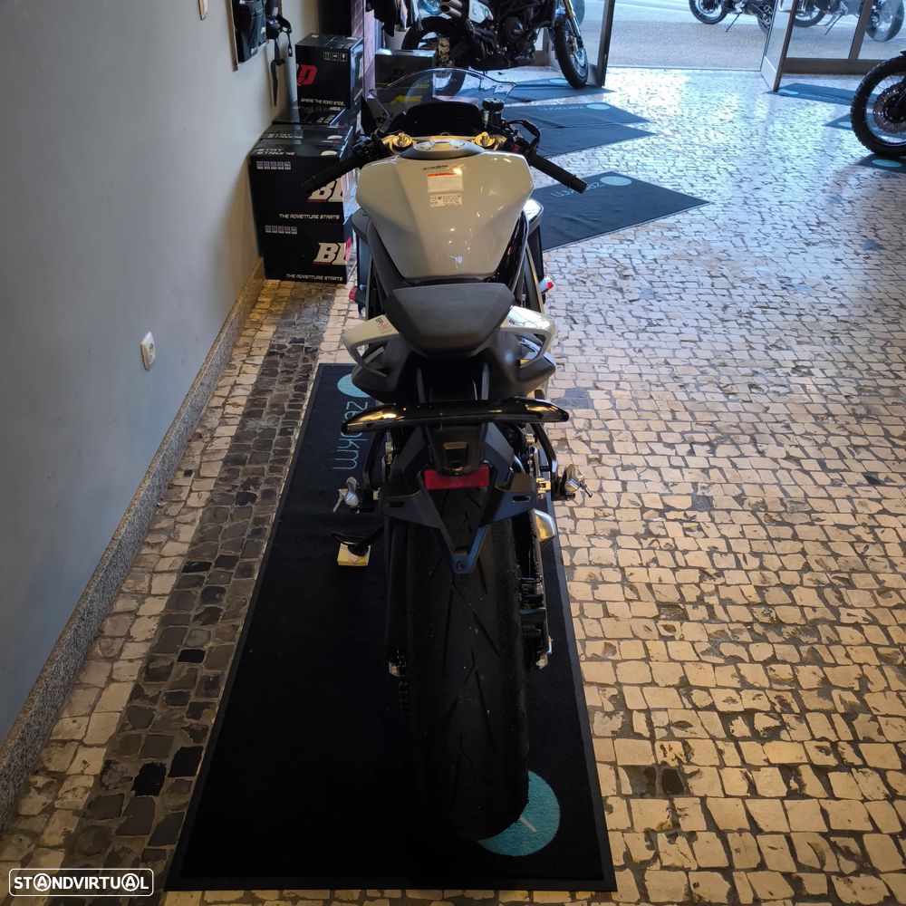 CF Moto 675SR-R - 5