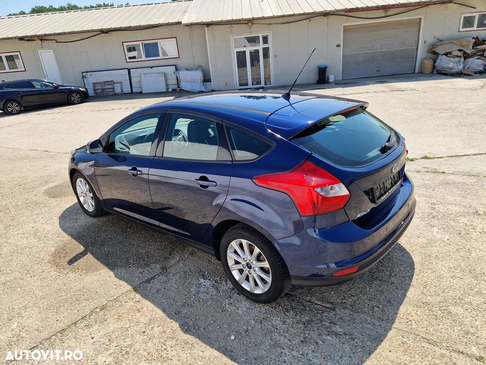 Ford Focus 1.6 TDCI DPF Ambiente - 17