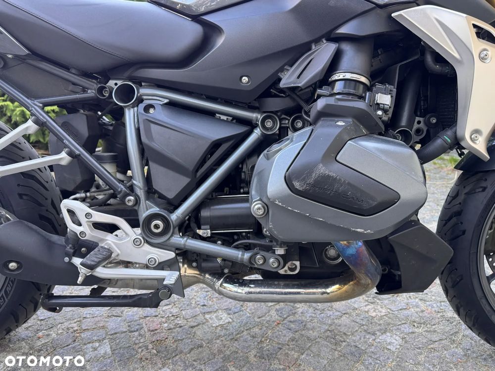 BMW R - 8