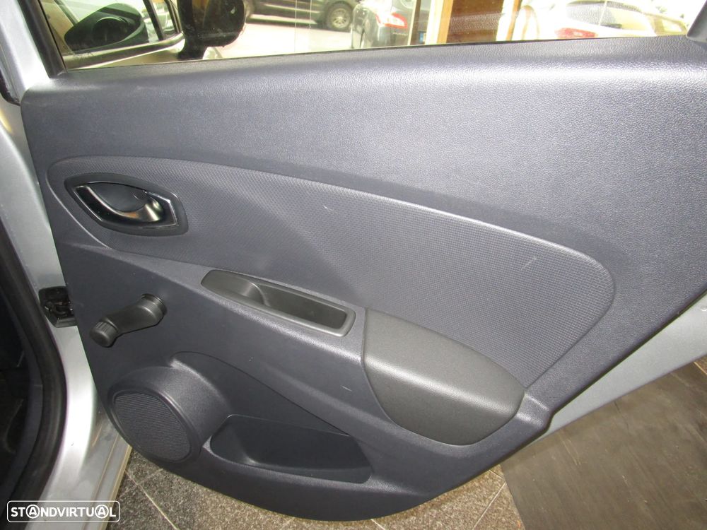 Renault Clio Sport Tourer 1.2 TCe GT Line - 16