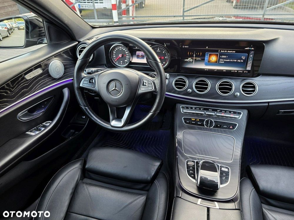 Mercedes-Benz Klasa E 220 d T 9G-TRONIC Avantgarde - 17
