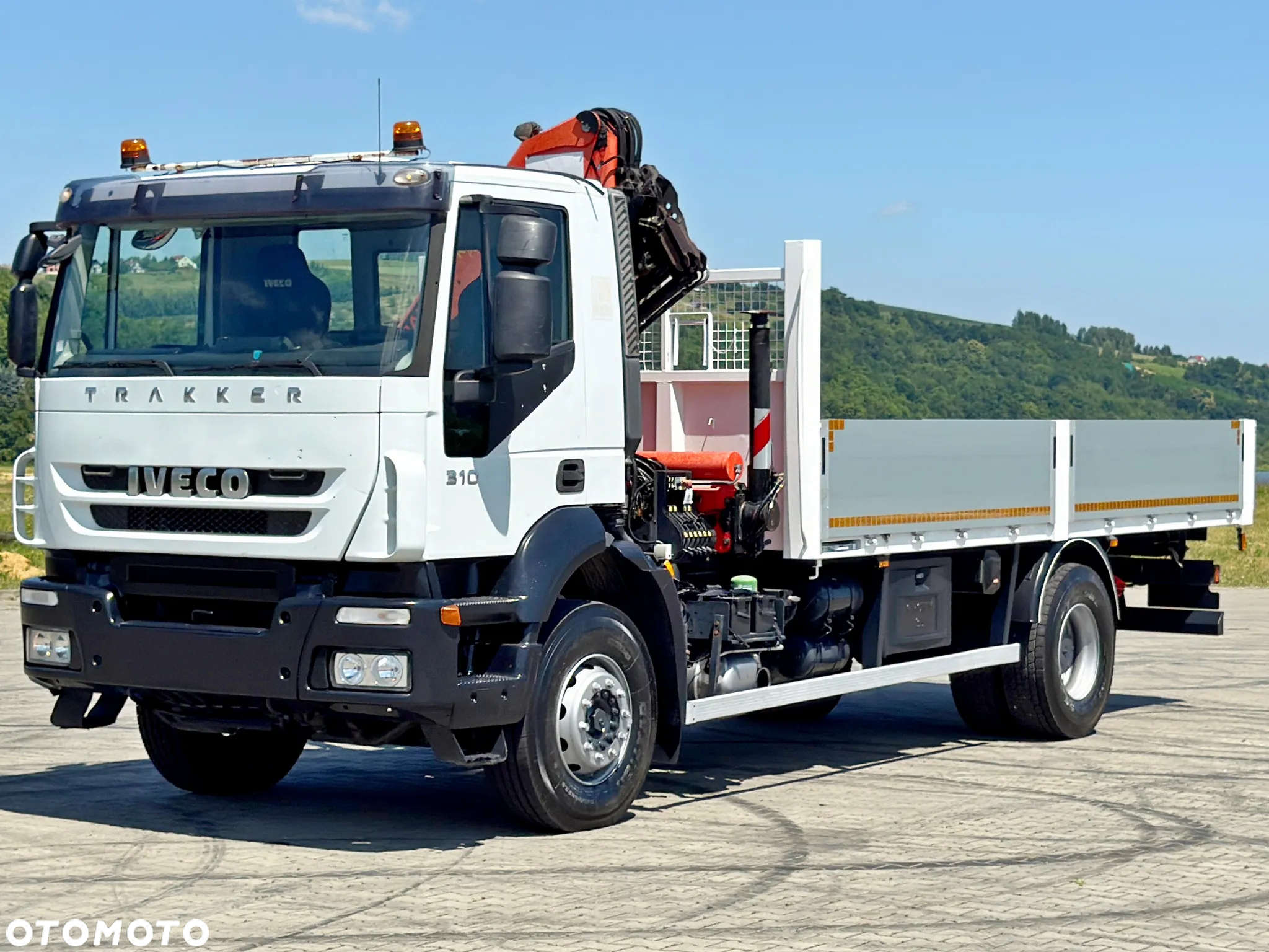 Iveco TRAKKER 310 * SKRZYNIA 6,00 m + PK 15500 * STAN BDB - 3