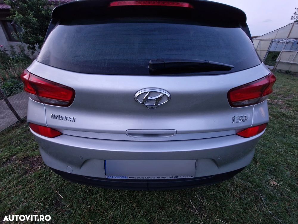 Hyundai i30 1.4 100CP 5DR M/T Highway - 5