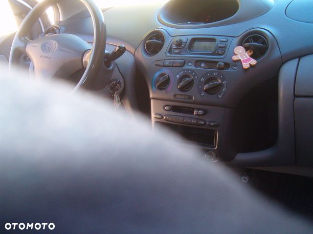 Toyota Yaris - 23