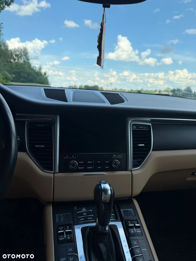 Porsche Macan Standard - 18
