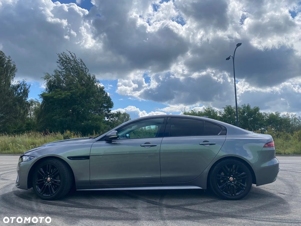 Jaguar XE 2.0 P250 R-Dynamic SE - 8