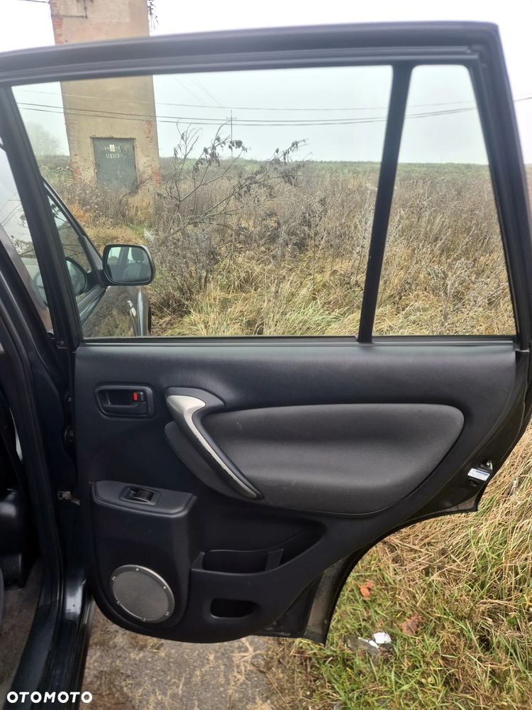 Toyota RAV4 D-4D 4x4 Edition - 16