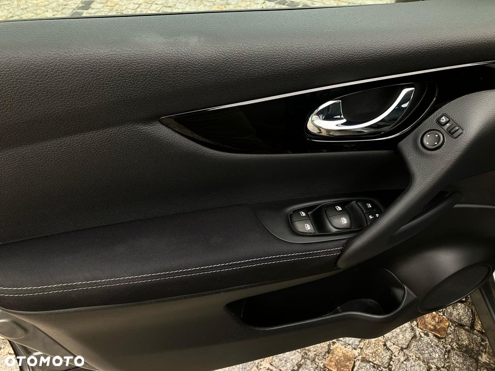 Nissan Qashqai 1.3 DIG-T N-CONNECTA - 10