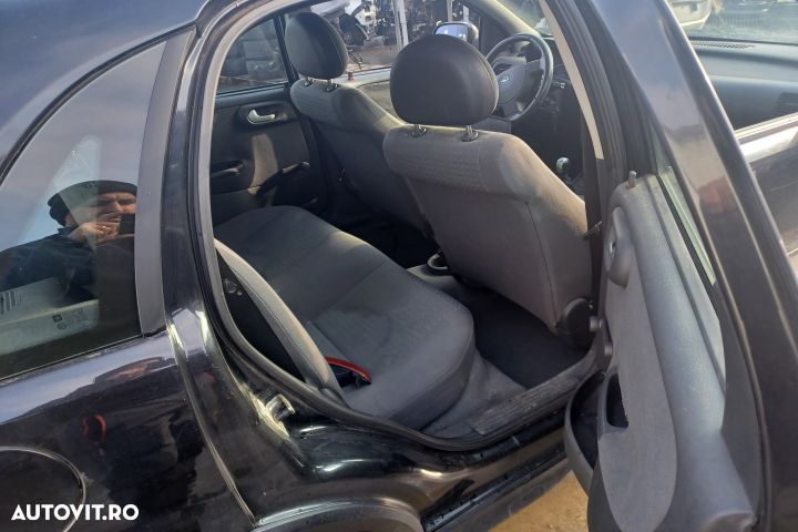 Dezmembrez Opel Corsa C [2000 - 2003] Hatchback 5-usi 1.2 MT (75 hp) - 5