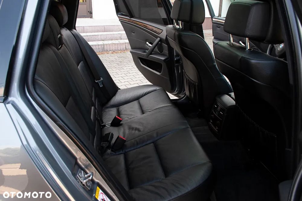 BMW Seria 5 525i xDrive Edition Exclusive - 26