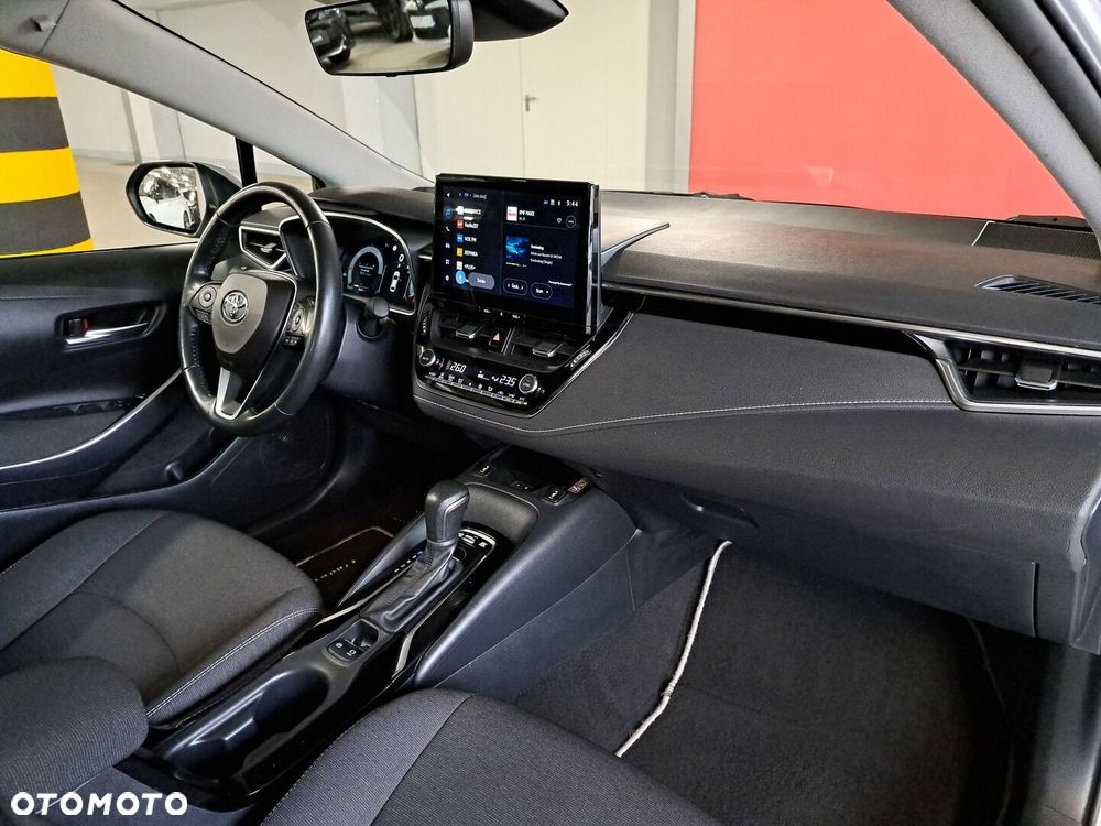 Toyota Corolla 1.8 Hybrid Comfort - 17