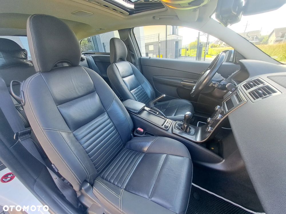 Volvo C30 D2 R-Design - 25
