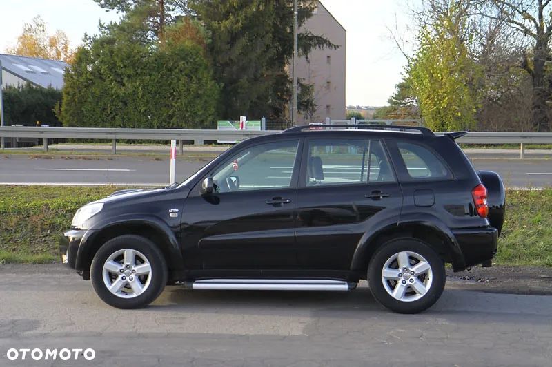 Toyota RAV4 D-4D 4x4 - 6