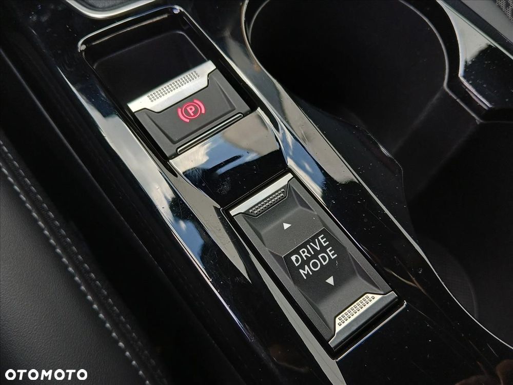 Peugeot 2008 1.2 PureTech GT Line S&S - 17