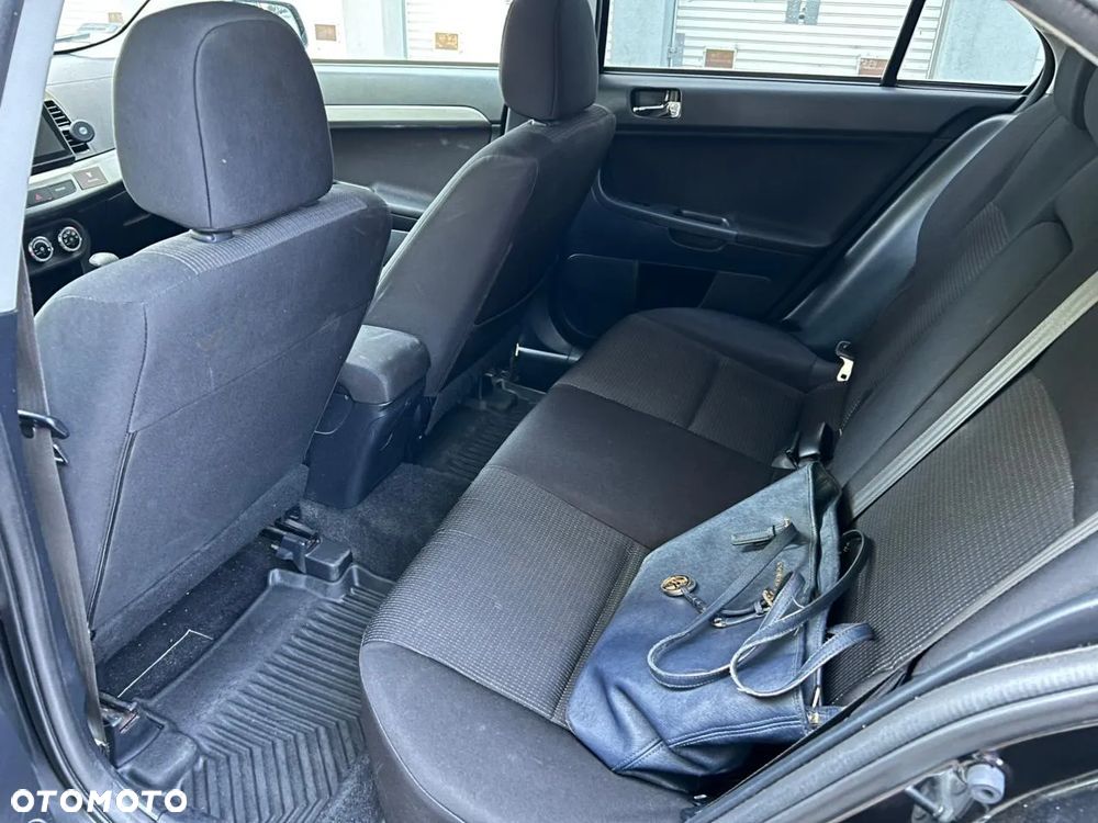 Mitsubishi Lancer - 19