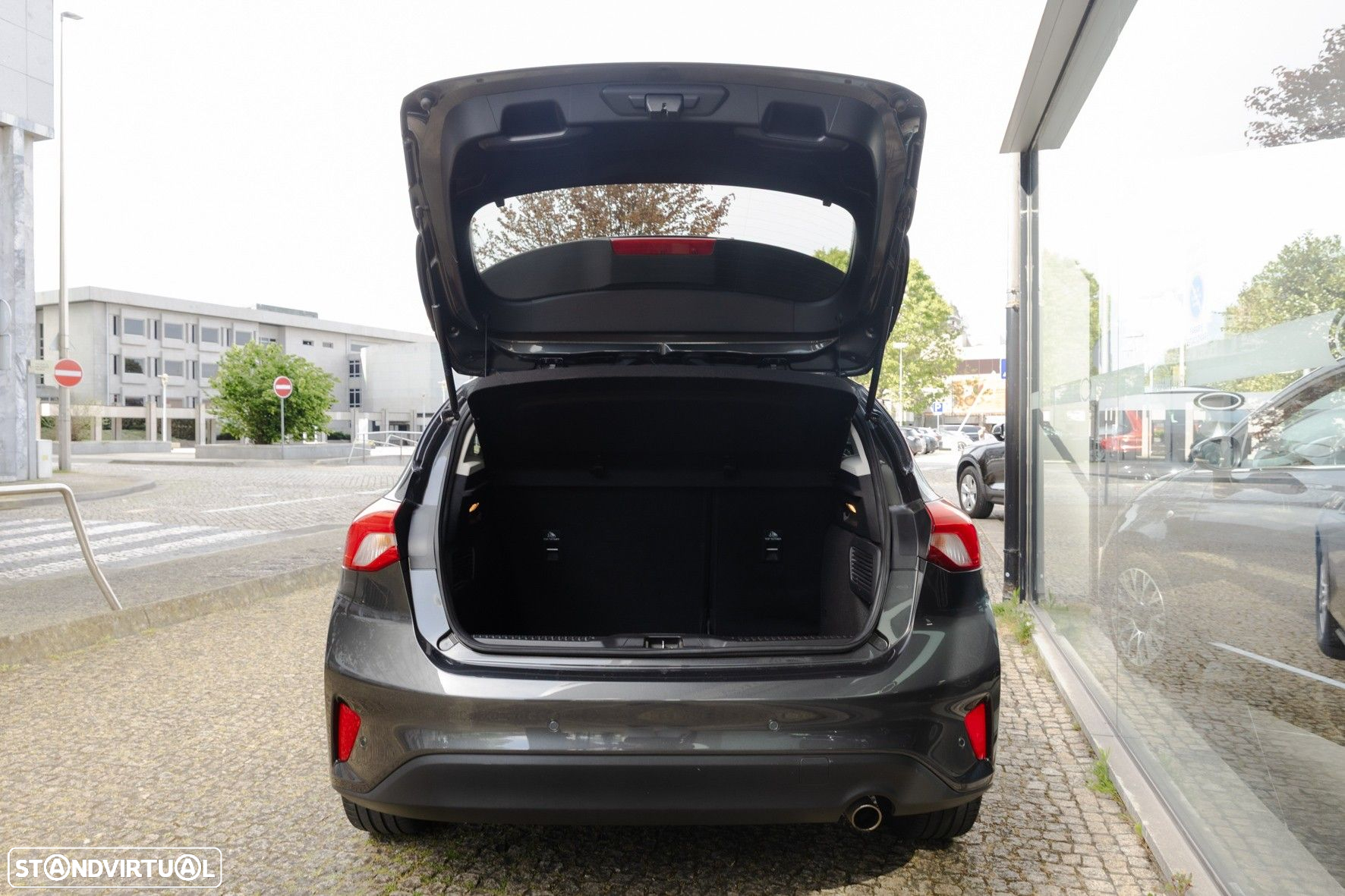 Ford Focus 1.5 TDCi EcoBlue Business - 20