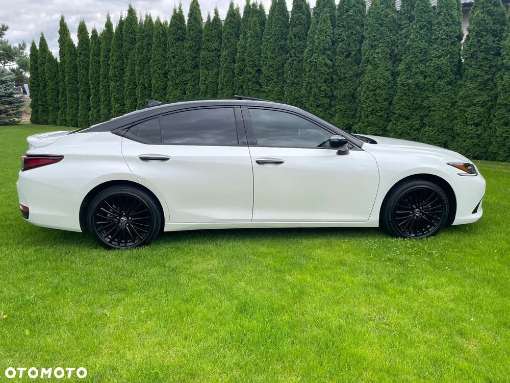 Lexus ES 300h Business Edition + - 2