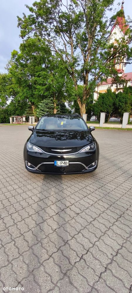 Chrysler Pacifica - 12